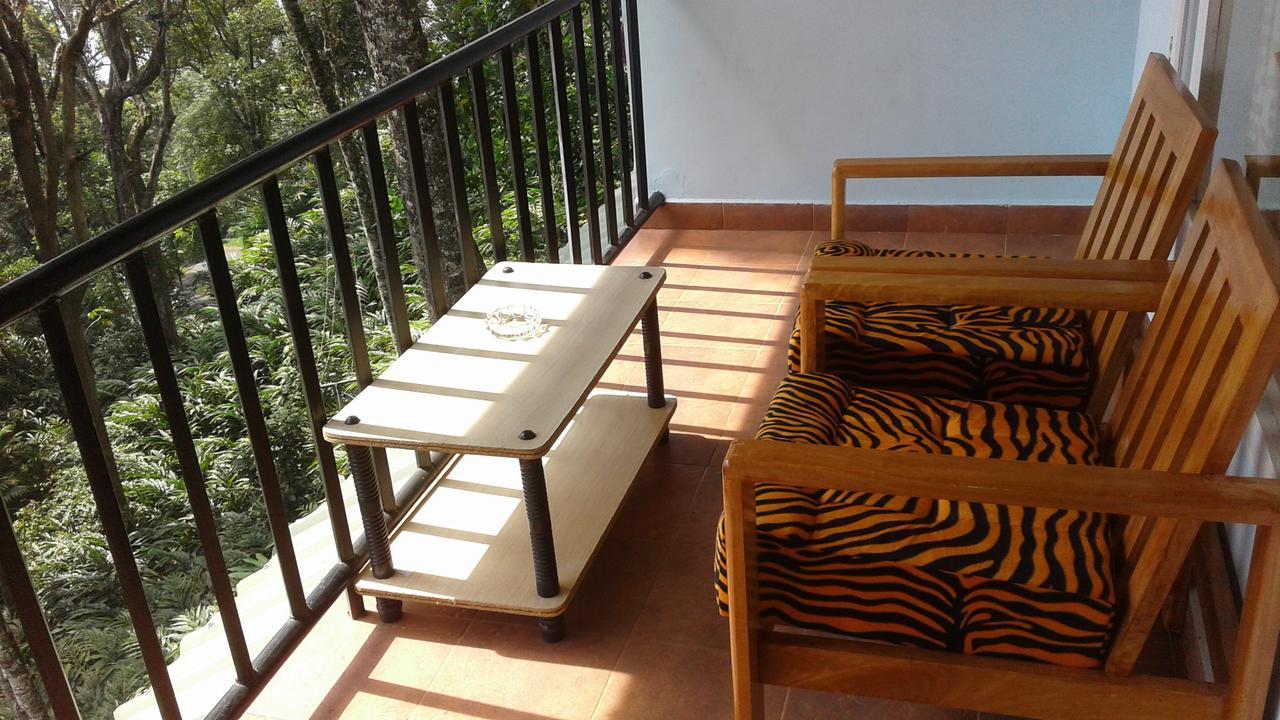 Bed and Breakfast Eagle Mountain Муннар Экстерьер фото